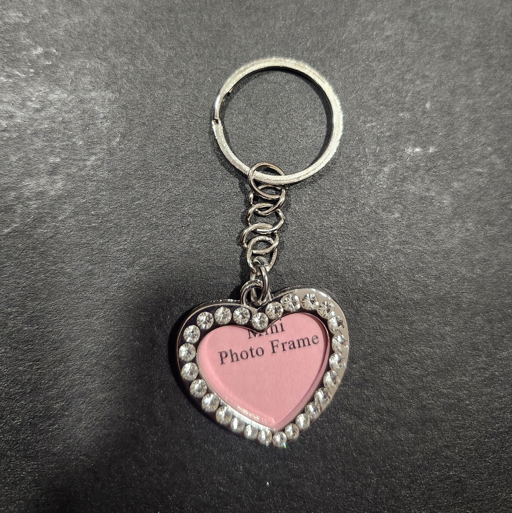 NWOT Pink and Silver Heart Key and Card Holder